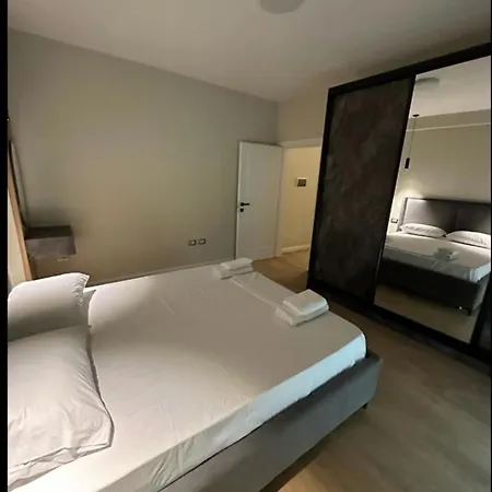 アパート Vlora Apartment *